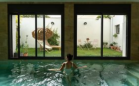 Loft Con Piscina Climatizada De Agua Salada Y Parking En El Centro De Figueres