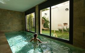 Loft Con Piscina Climatizada De Agua Salada Y Parking En El Centro De Figueres